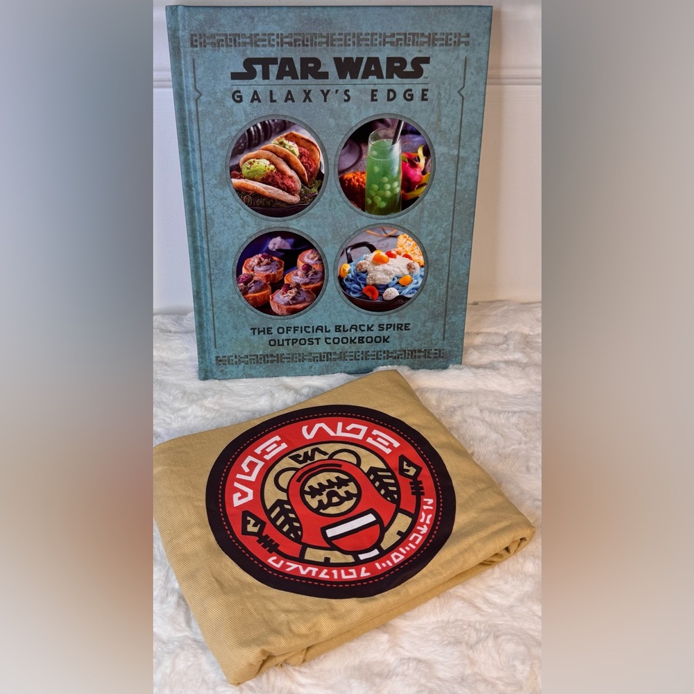 Star Wars Cookbook, Galaxy’s Edge, with apron! New in box